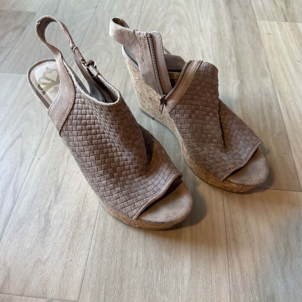 Fergalicious by Fergie Taupe Woven Cork Platform Wedge Sandals Size 9 - Picture 2 of 5